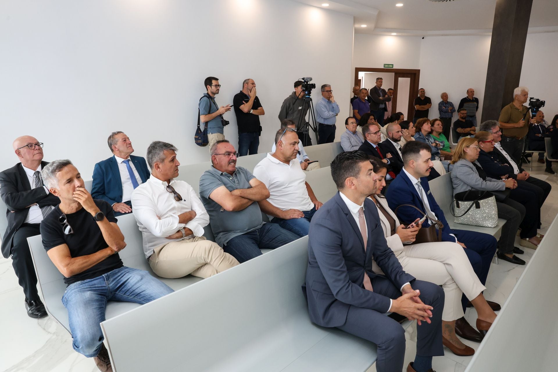 Inauguración de las nuevas instalaciones de la Funeraria La Auxiliadoraen en Gáldar, en imágenes