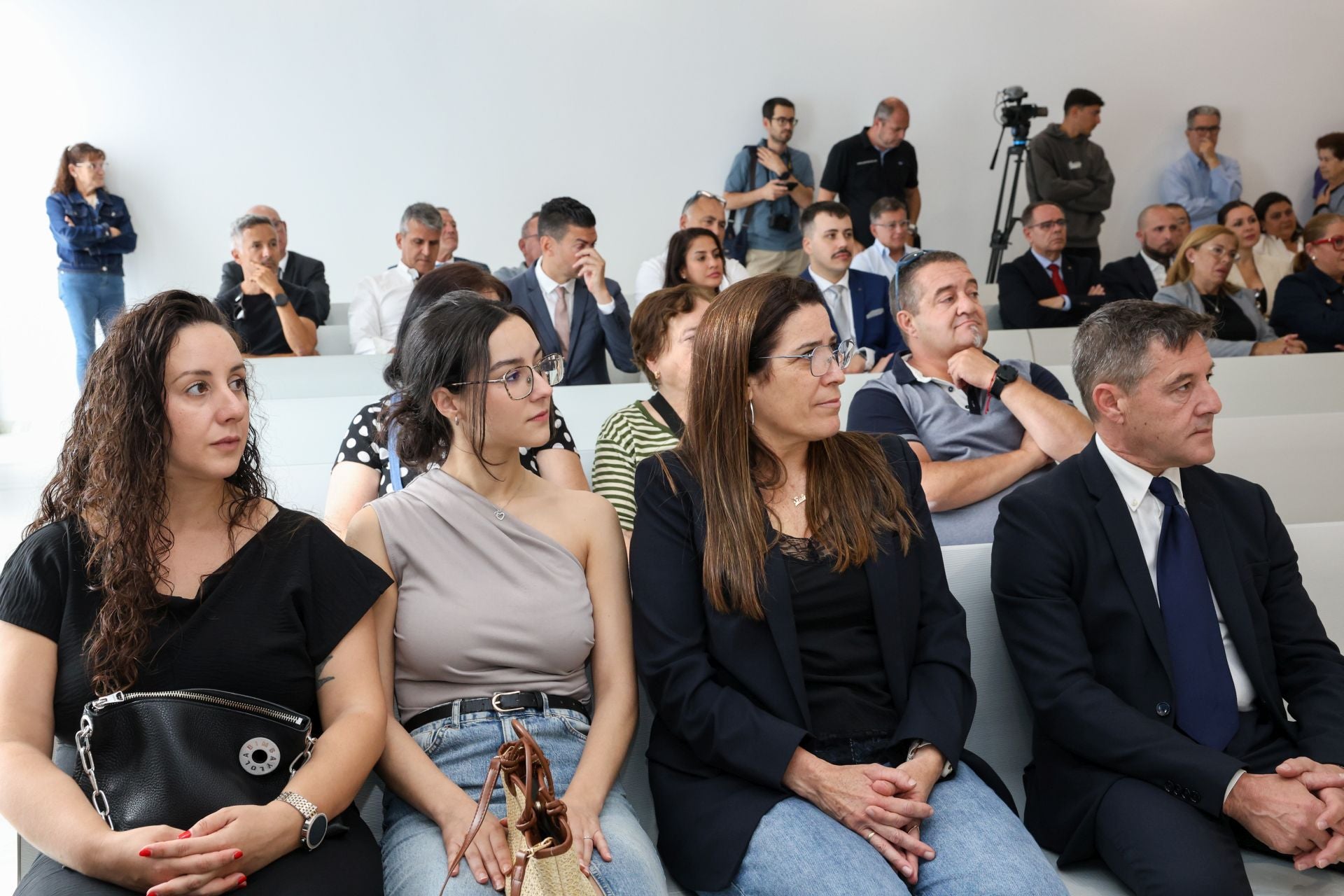 Inauguración de las nuevas instalaciones de la Funeraria La Auxiliadoraen en Gáldar, en imágenes