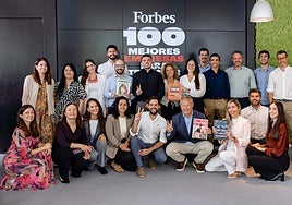 Foto de familia de Domingo Alonso Group.