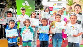 Escolares que han recibido premio de Asolan.