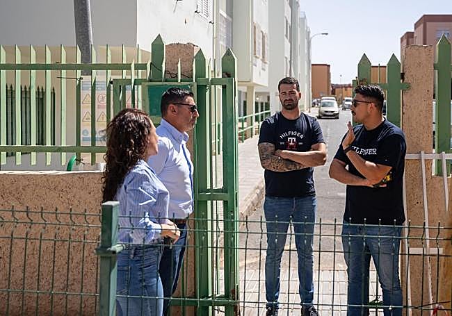 Los ediles Lucía Jiménez y Alejandro Marichal, durante su visita a los trabajos.