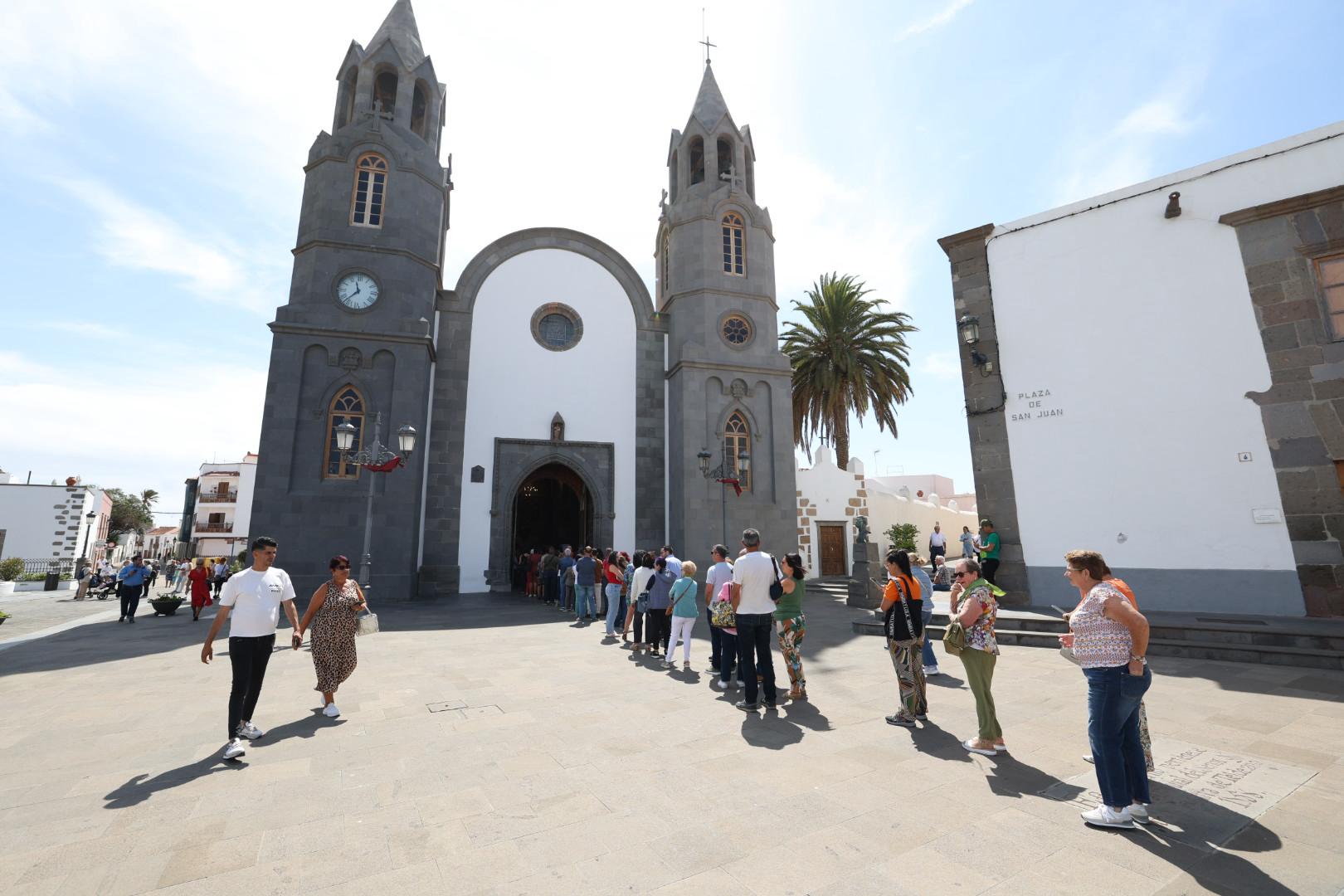 Telde arropa a la Virgen del Pino: devoción y tradición en imágenes