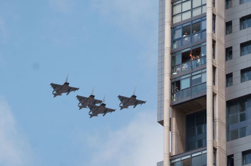 Las mejores imágenes del desfile de las Fuerzas Armadas en Tenerife
