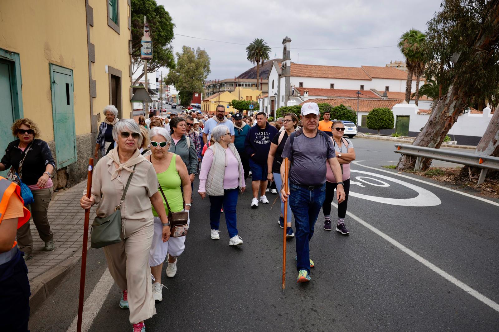 Con fe y devoción, de Jinámar a Telde para ver a la Virgen del Pino