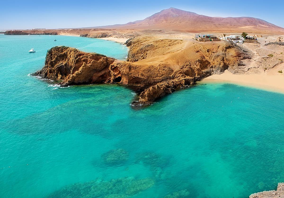 Imagen de la playa Papagayo en Lanzarote.