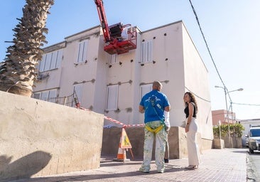 Vivienda supervisa la rehabilitación de las 106 viviendas del Castillo del Romeral