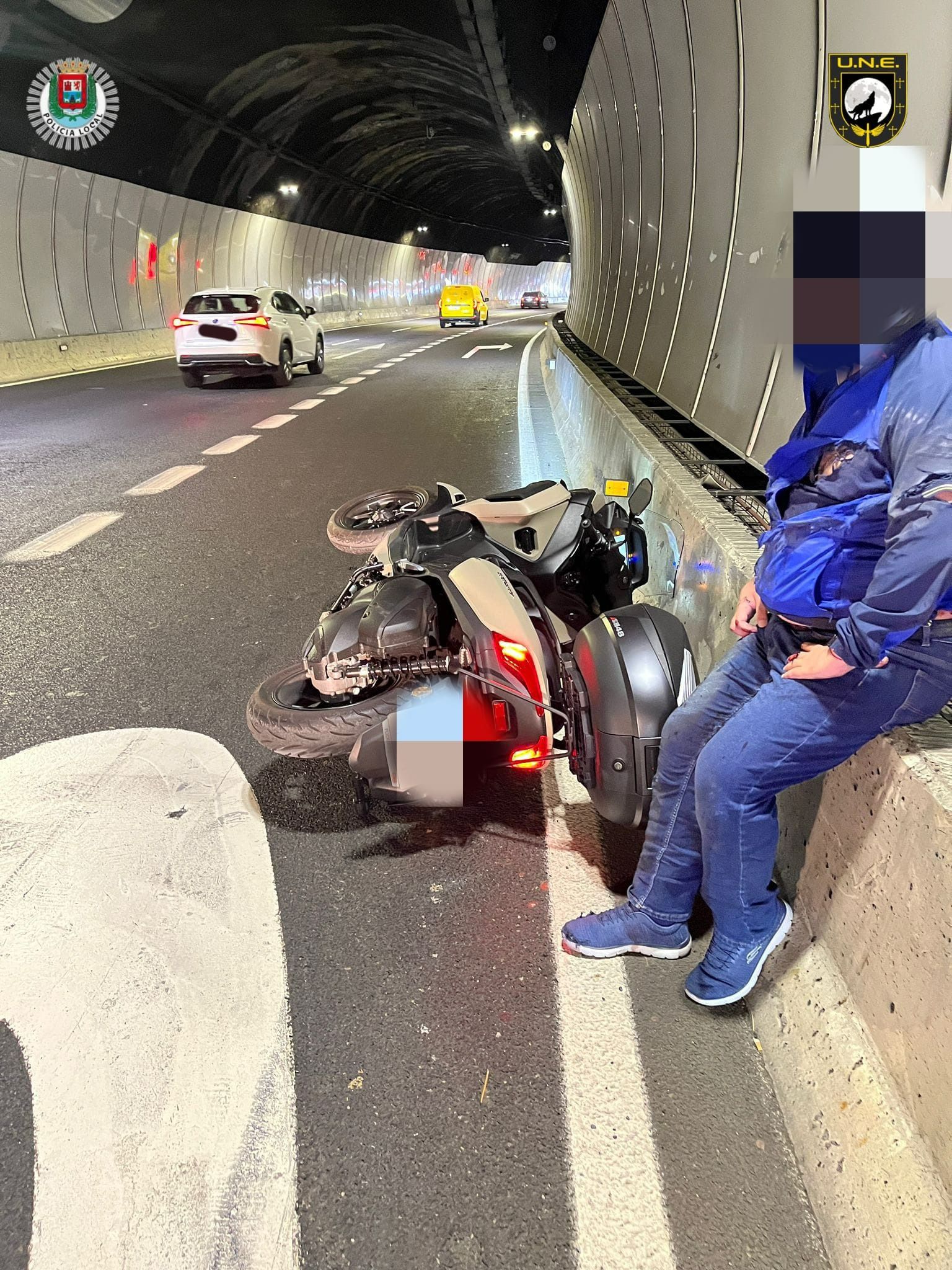 Un motorista, leve tras sufrir una caída en el túnel Julio Luengo