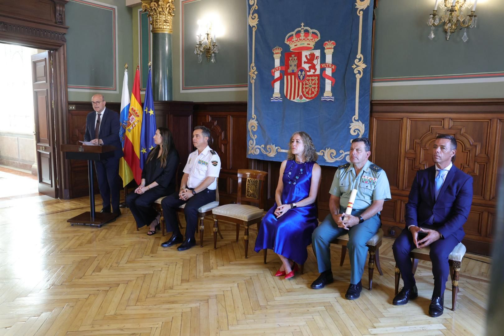 Entrega de distinciones por el Día de la Seguridad 