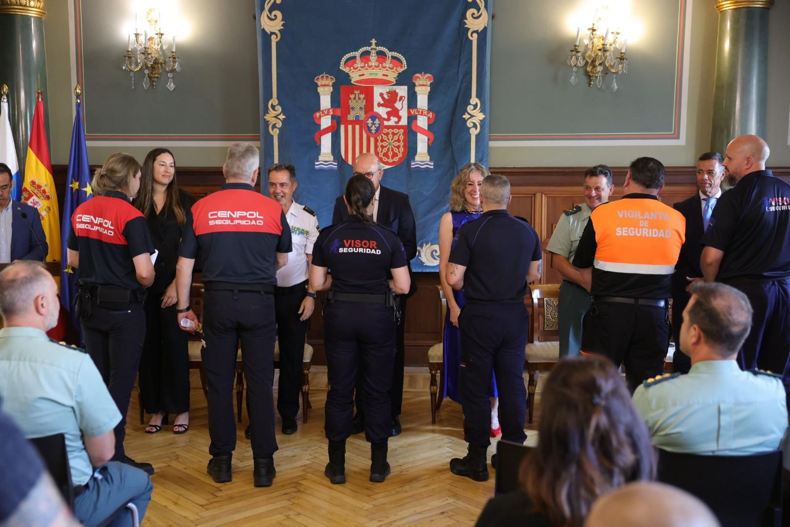 Entrega de distinciones por el Día de la Seguridad 