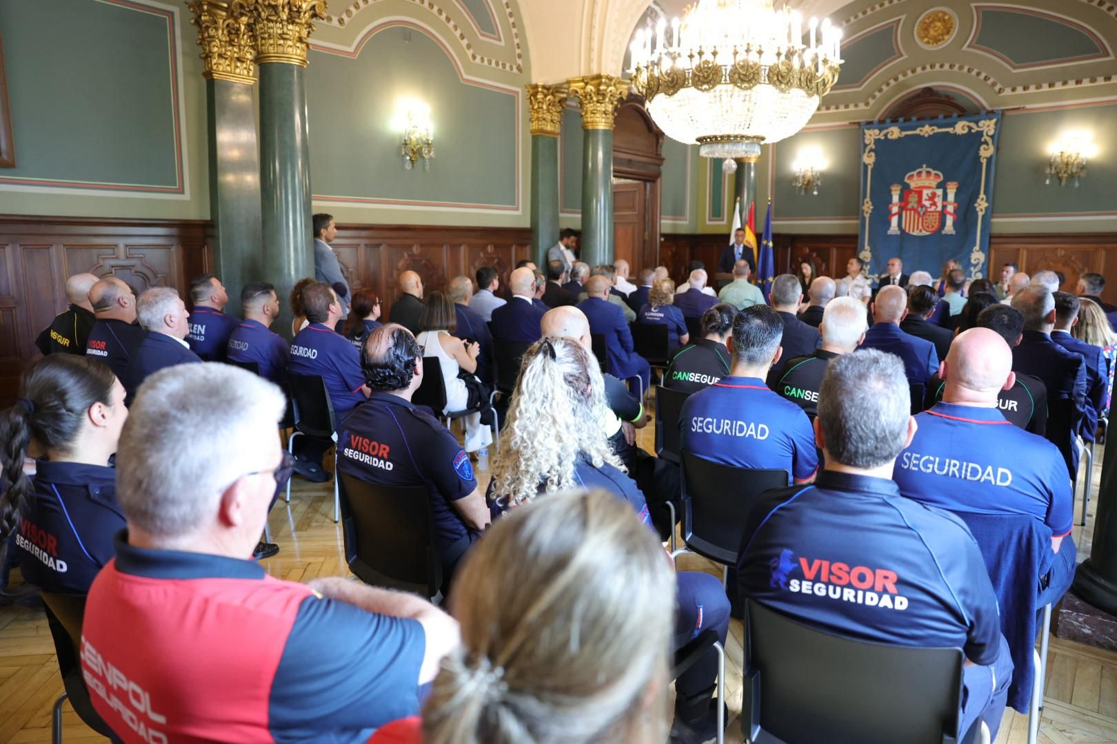 Entrega de distinciones por el Día de la Seguridad 