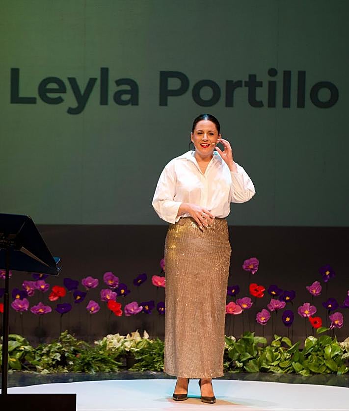 Imagen secundaria 2 - El evento, que incluyó una experiencia audiovisual inmersiva, fue un éxito de participación.