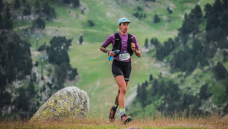 Imagen de Cristina Santurino en una competición en montaña.