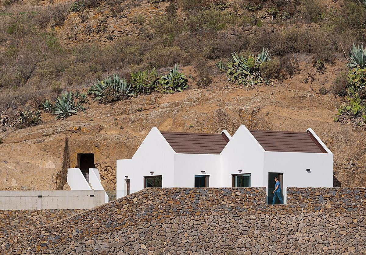 Vista general de la 'Casa de las Cuevas'