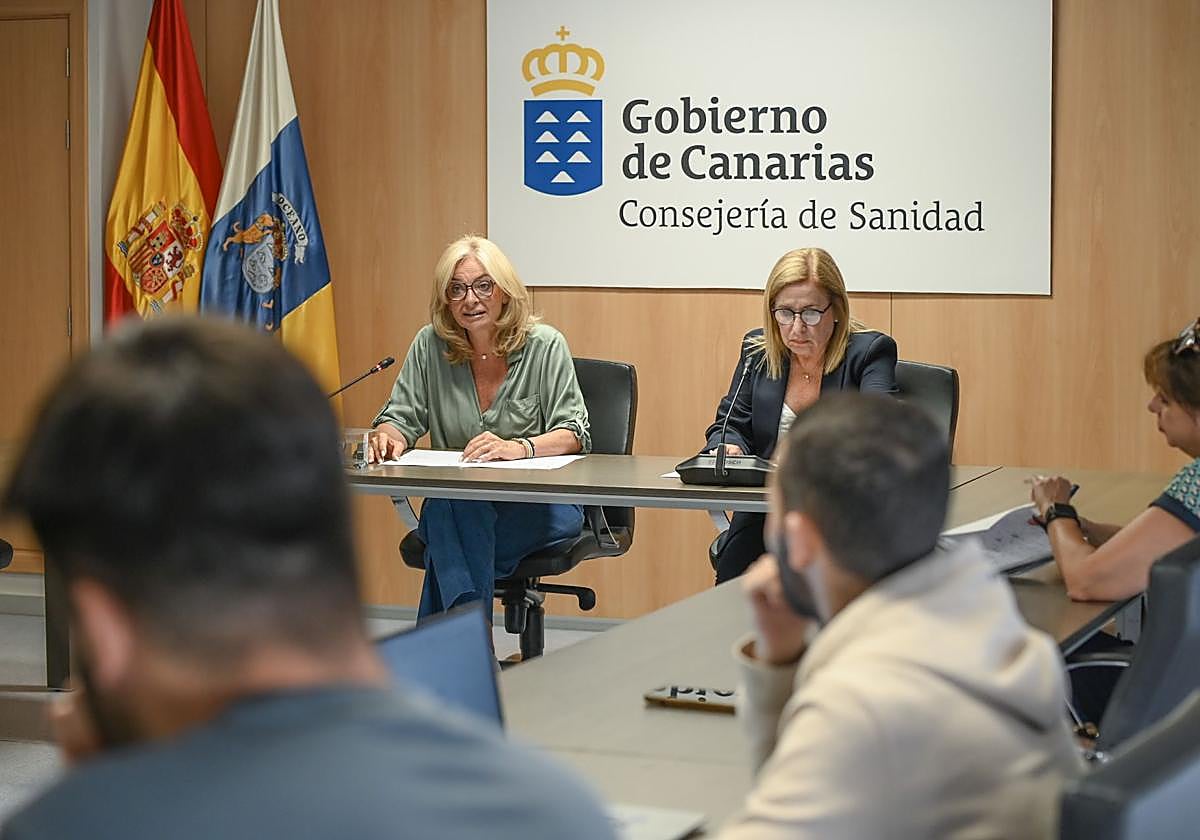 Esther Monzón y Antonia María Pérez, en la presentación de la nueva estrategia.
