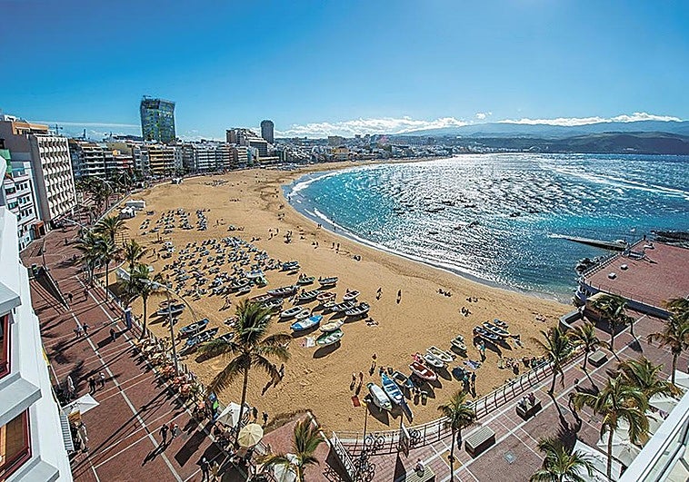 Las Palmas de Gran Canaria entre playas, historia y naturaleza para disfrutar el verano
