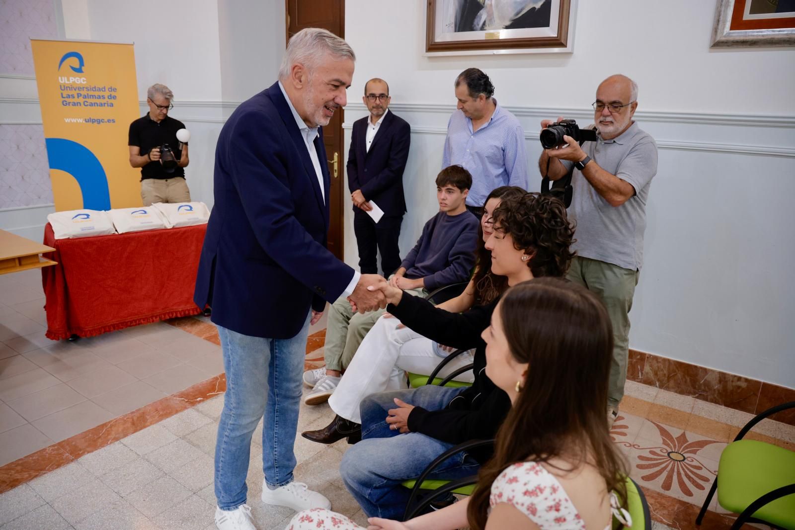Recepción en la ULPGC de los alumnos con más nota en la Pau
