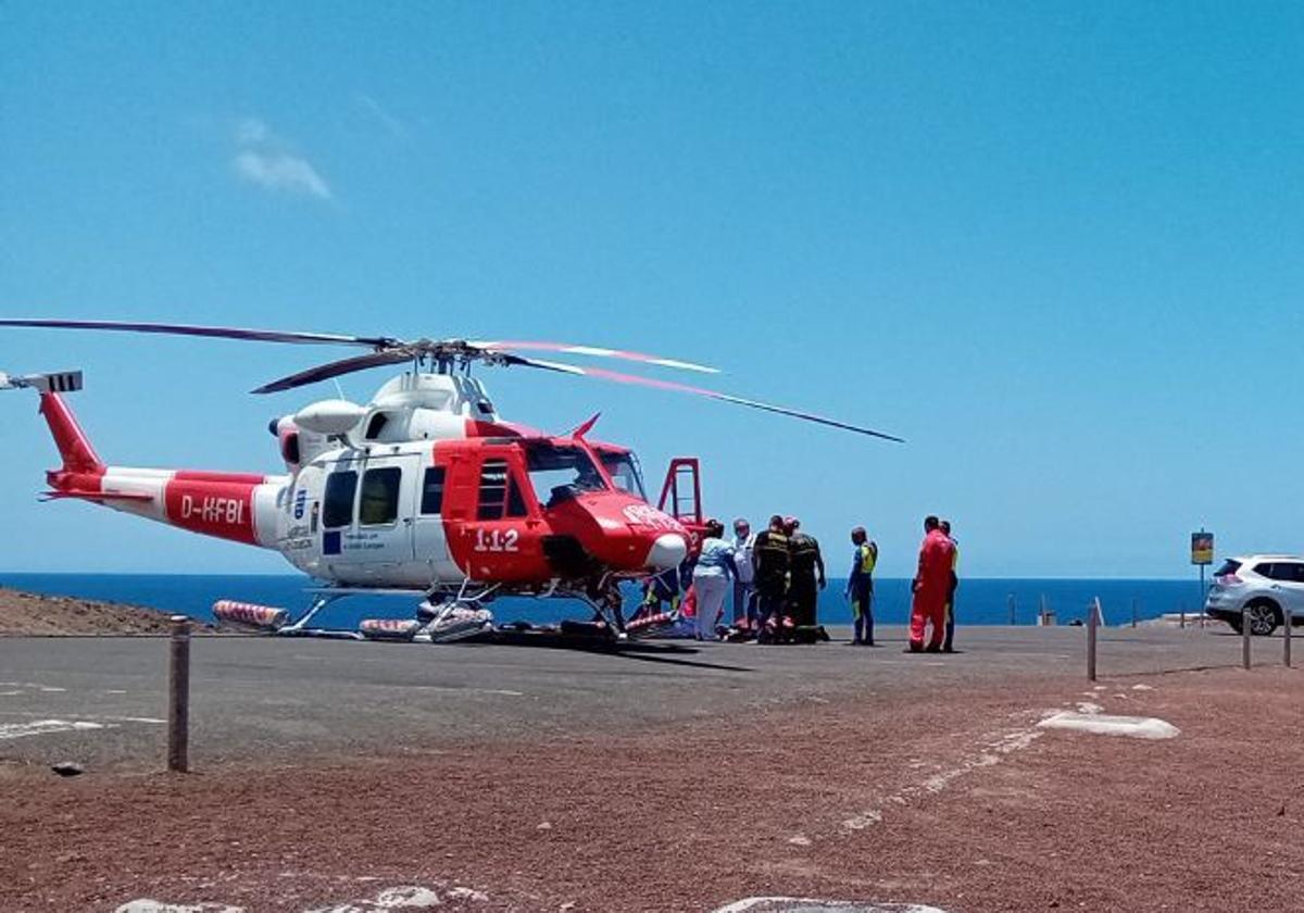 Imagen del helicóptero del GES en acción.