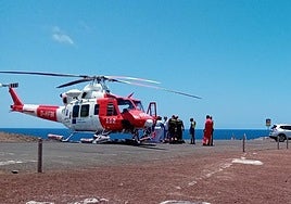 Imagen del helicóptero del GES en acción.