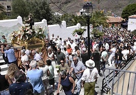 Un momento de la procesión de San Antonio de Padua El Chico por las calles de Mogán.