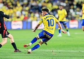 Alberto Moleiro, contra el Barça en el Gran Canaria.