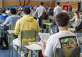 Alumnos antes de realizar la prueba en imagen de archivo.