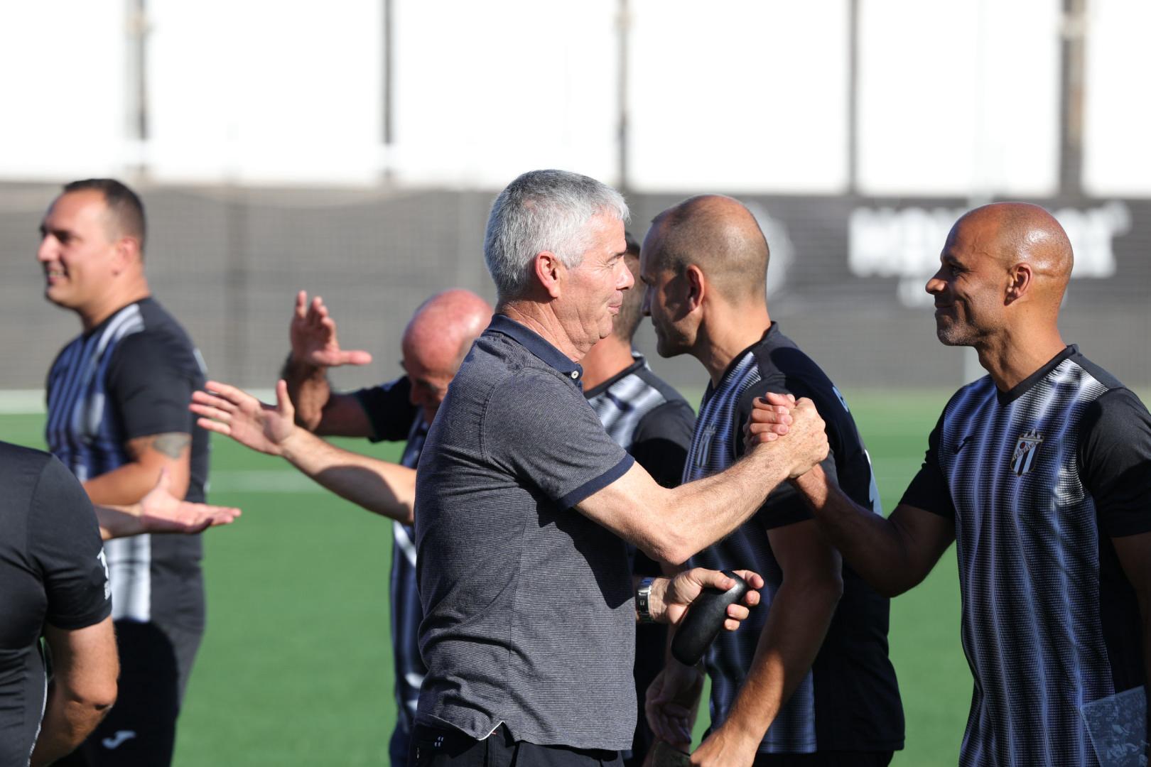 El tributo a los héroes del ascenso del Vecindario, en imágenes