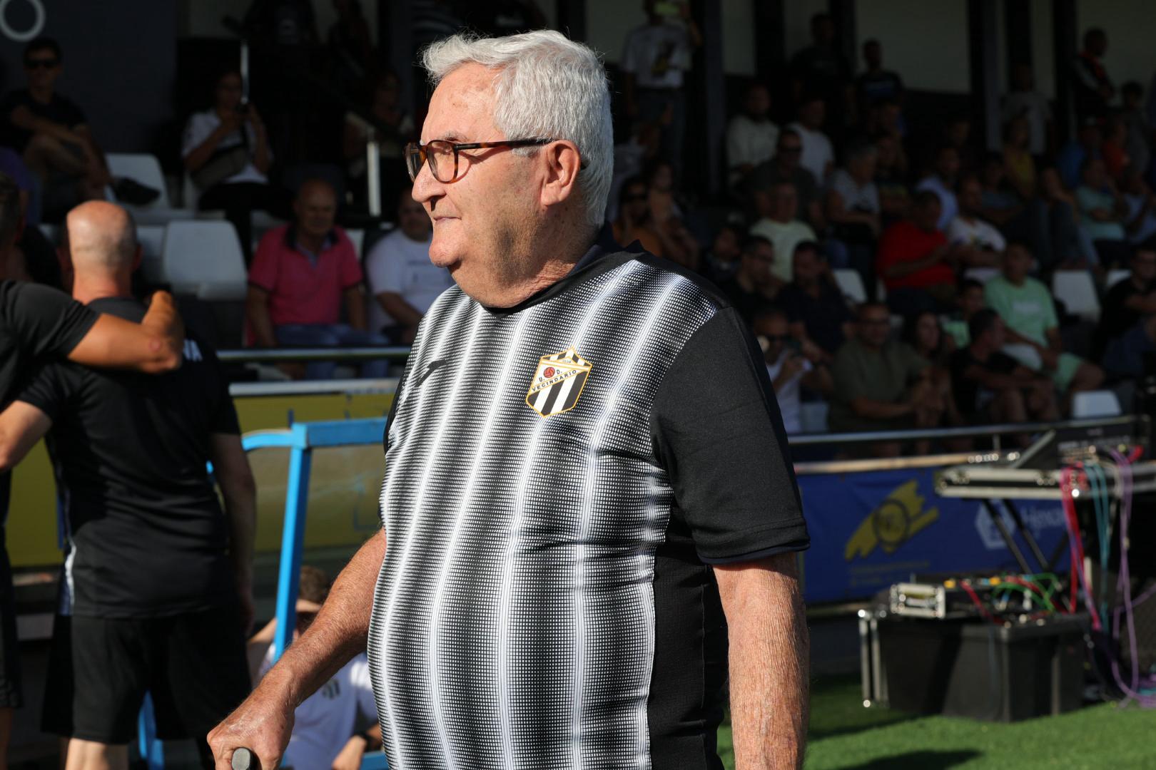 El tributo a los héroes del ascenso del Vecindario, en imágenes