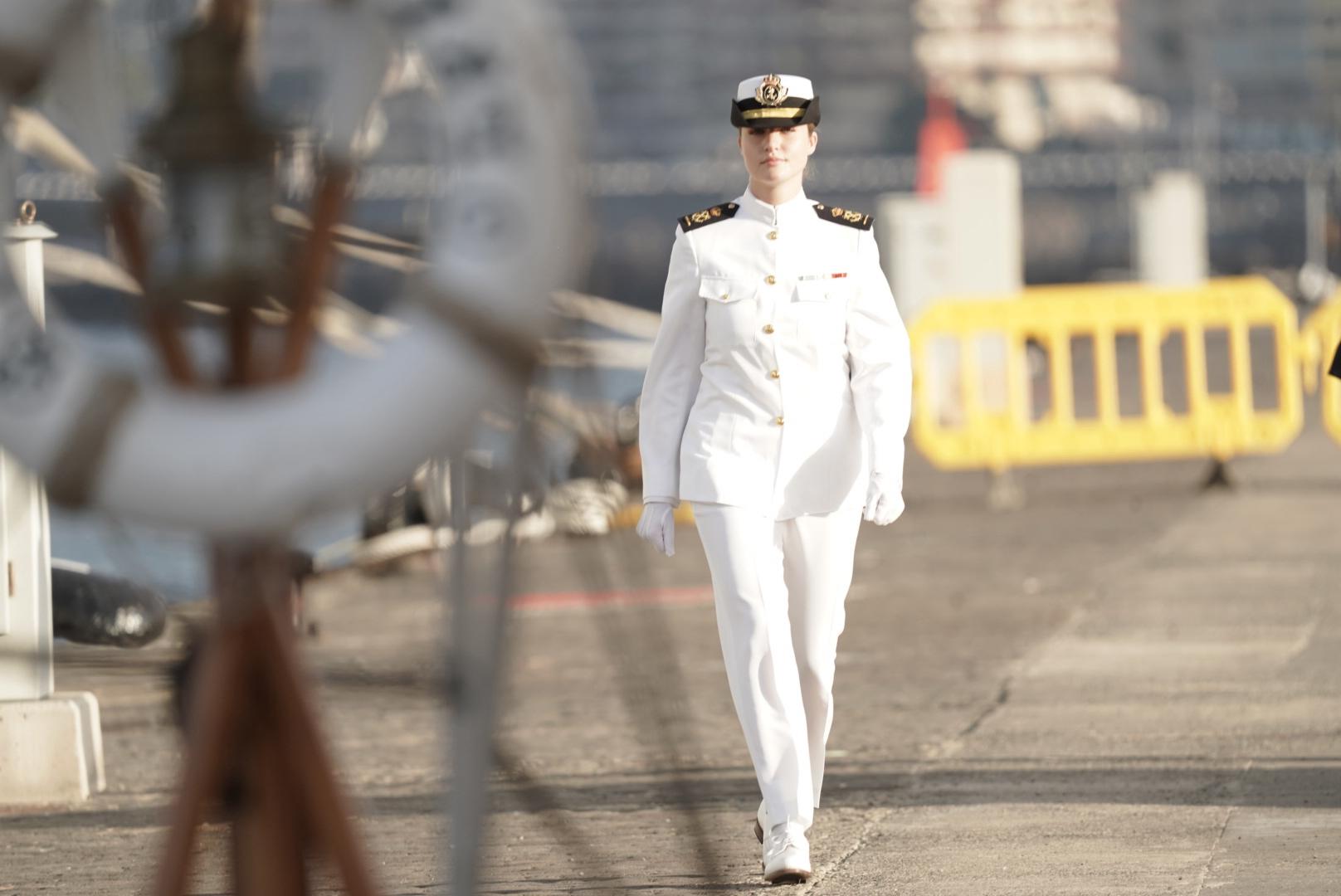 La marcha de la princesa Leonor del Puerto de Las Palmas, en imágenes