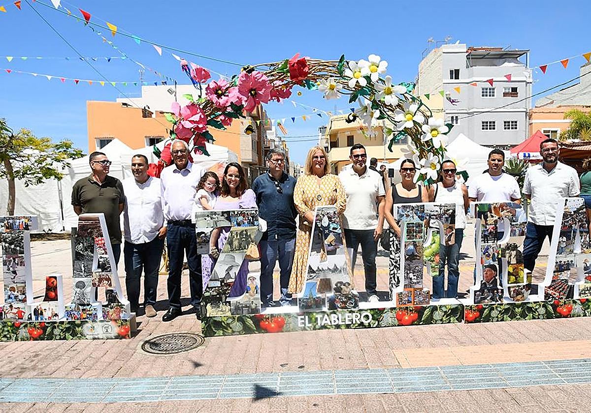Imagen de las autoridades públicas en la fiesta de La Zafra de El Tablero.