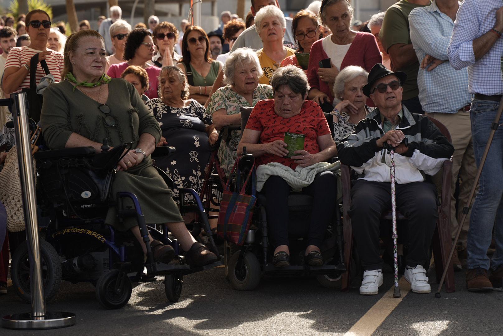 Visita a Hospital Insular-Materno Infantil. Enfermos. 