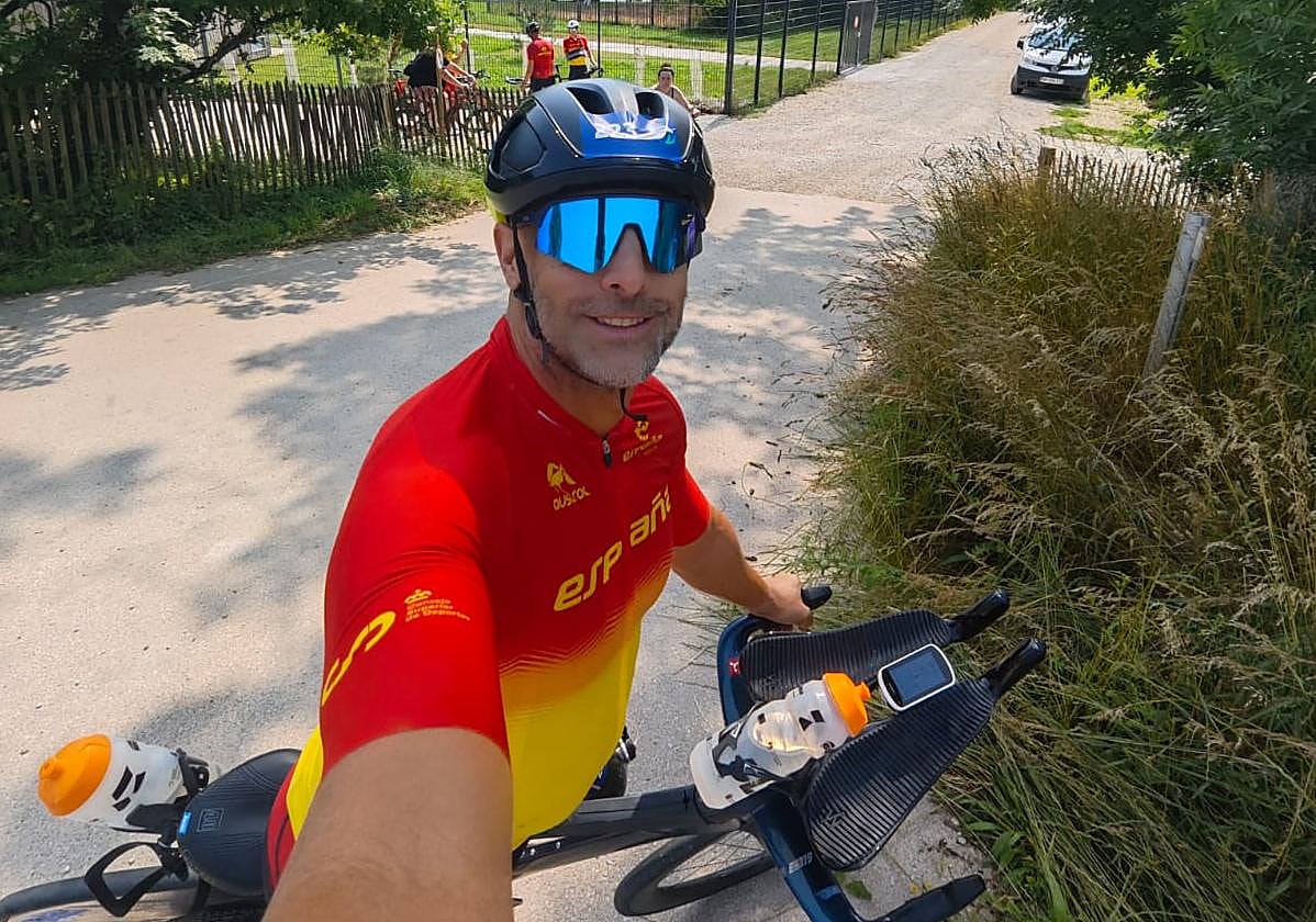 Lionel Morales, durante la Serie Mundial en Taranto, Italia.