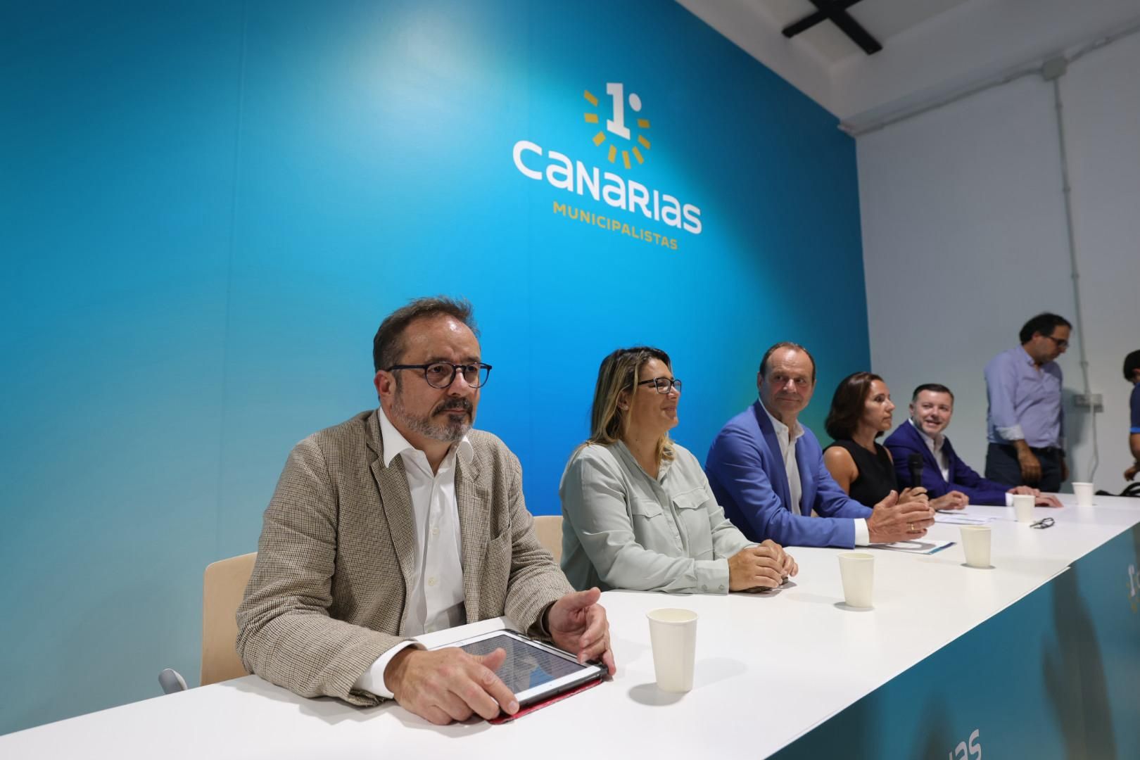 Inauguración de la sede de Primero Canarias