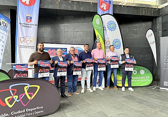 Autoridades en la presentación de la prueba, un clásico del calendario automovilístico.