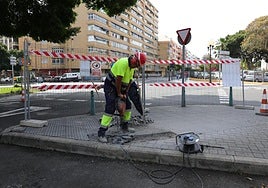 Los rebajes de acera que comenzaron este miércoles se harán en horario diurno y el asfaltado de noche, para no interferir en el tráfico.