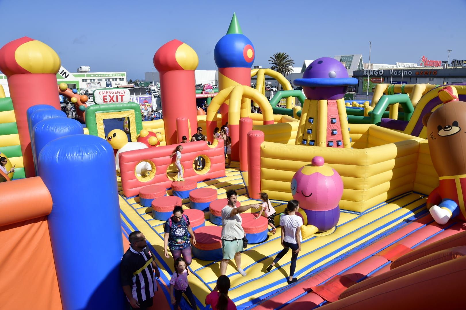 El parque hinchable más grande del mundo, en imágenes