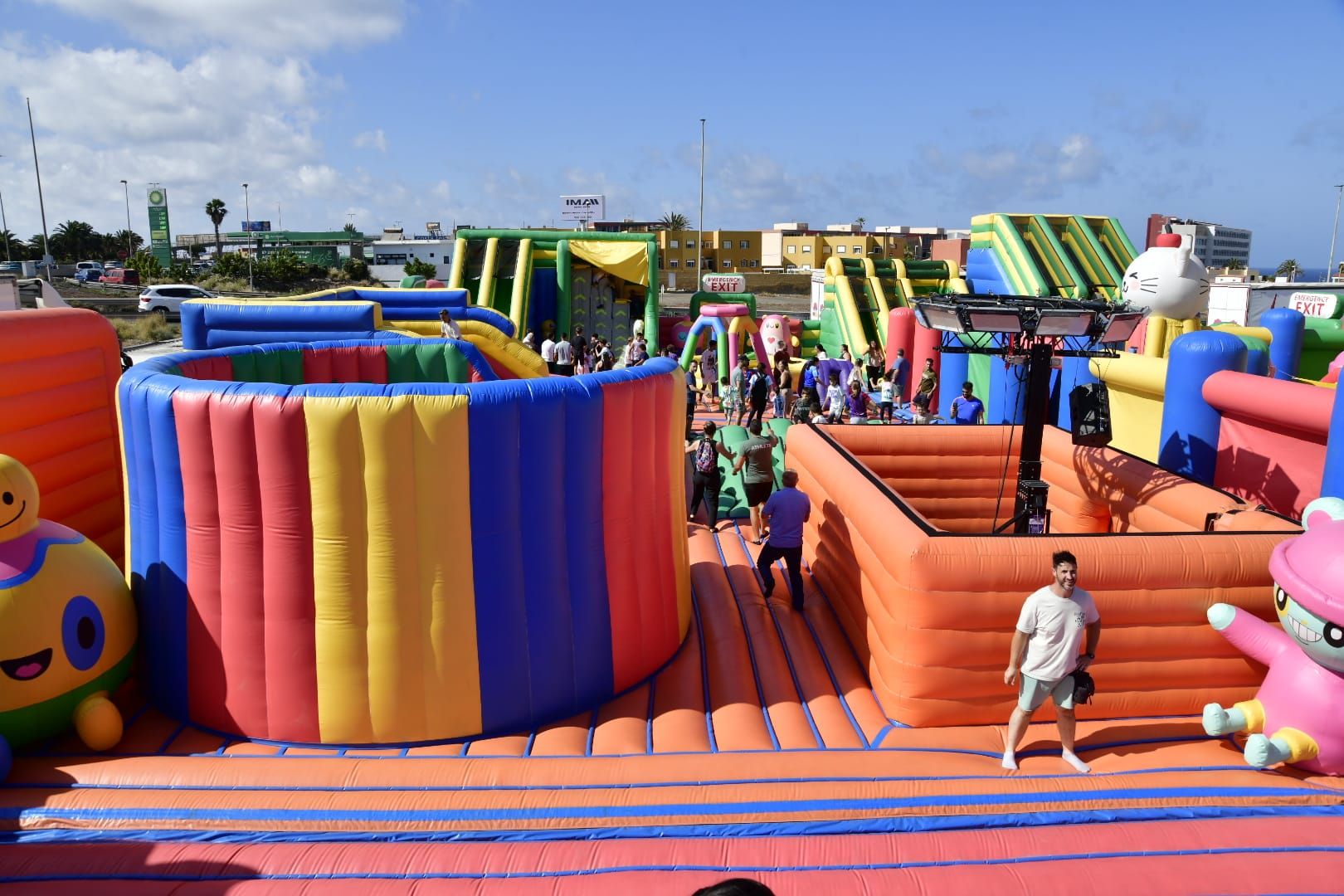 El parque hinchable más grande del mundo, en imágenes