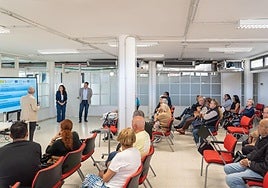 Reunión con los vecinos de Montaña Clara.