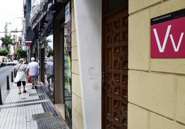 Nuevo retraso en la ley de vivienda vacacional: «Es una muy mala noticia»