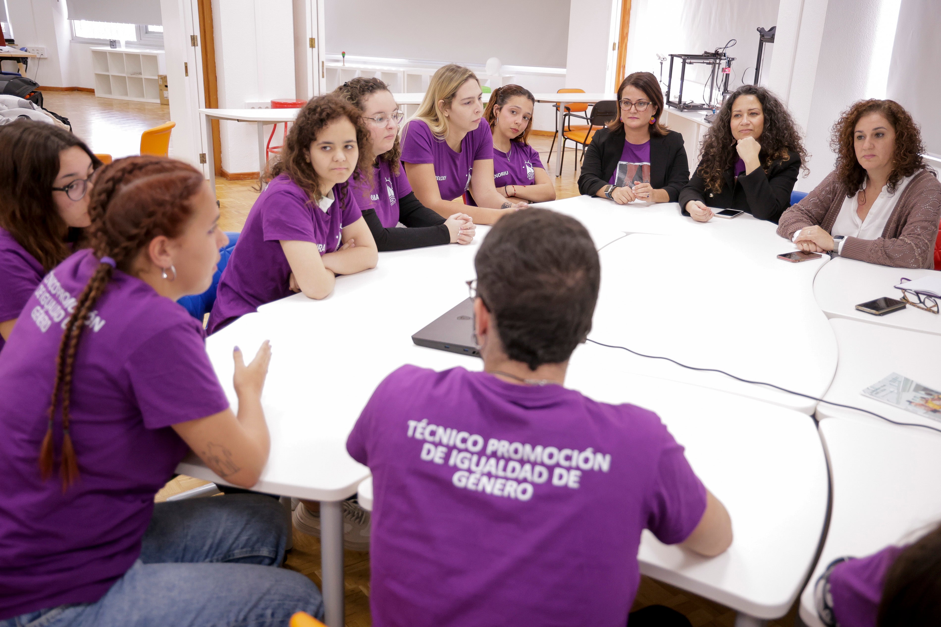 Foto de archivo de alumnado de ciclos de Igualdad en el centro Felo Monzón.