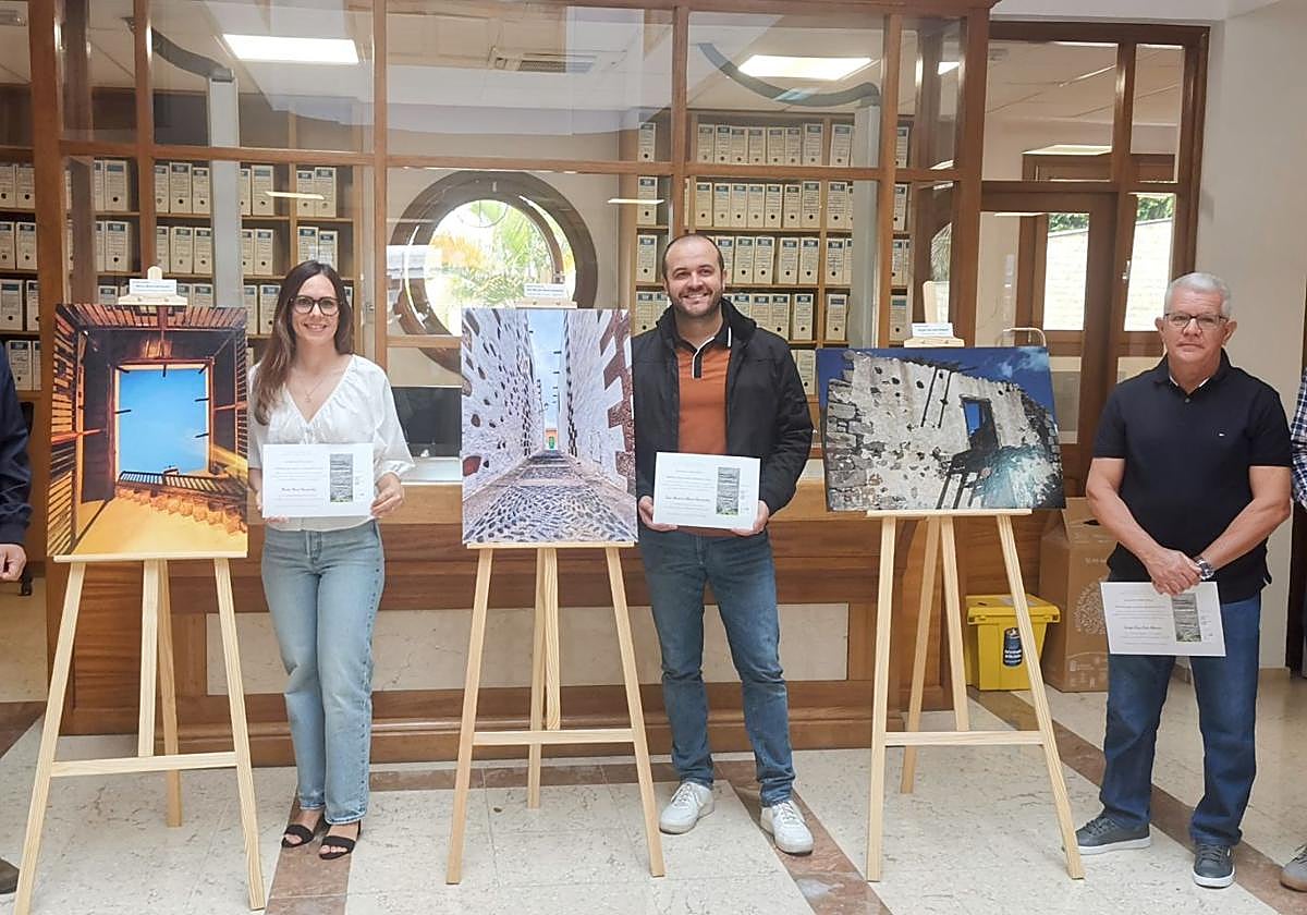 Las tres imágenes ganadoras con sus autores.