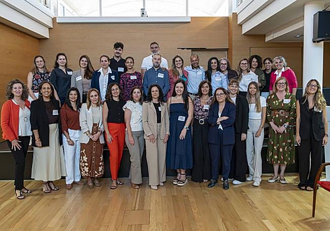 Participanes de la 7 edicion de Emplea +35 junto a las responsables del proyecto.