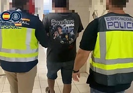 Imagen de la detención del agresor.