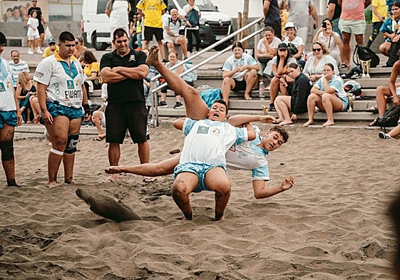 Máxima expectación en Las Canteras.