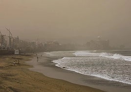 Foto de archivo de un episodio de calima en Las Palmas de Gran Canaria.