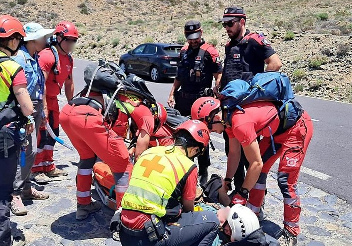 Rescate del turista herido en el Parque Nacional del Teide.