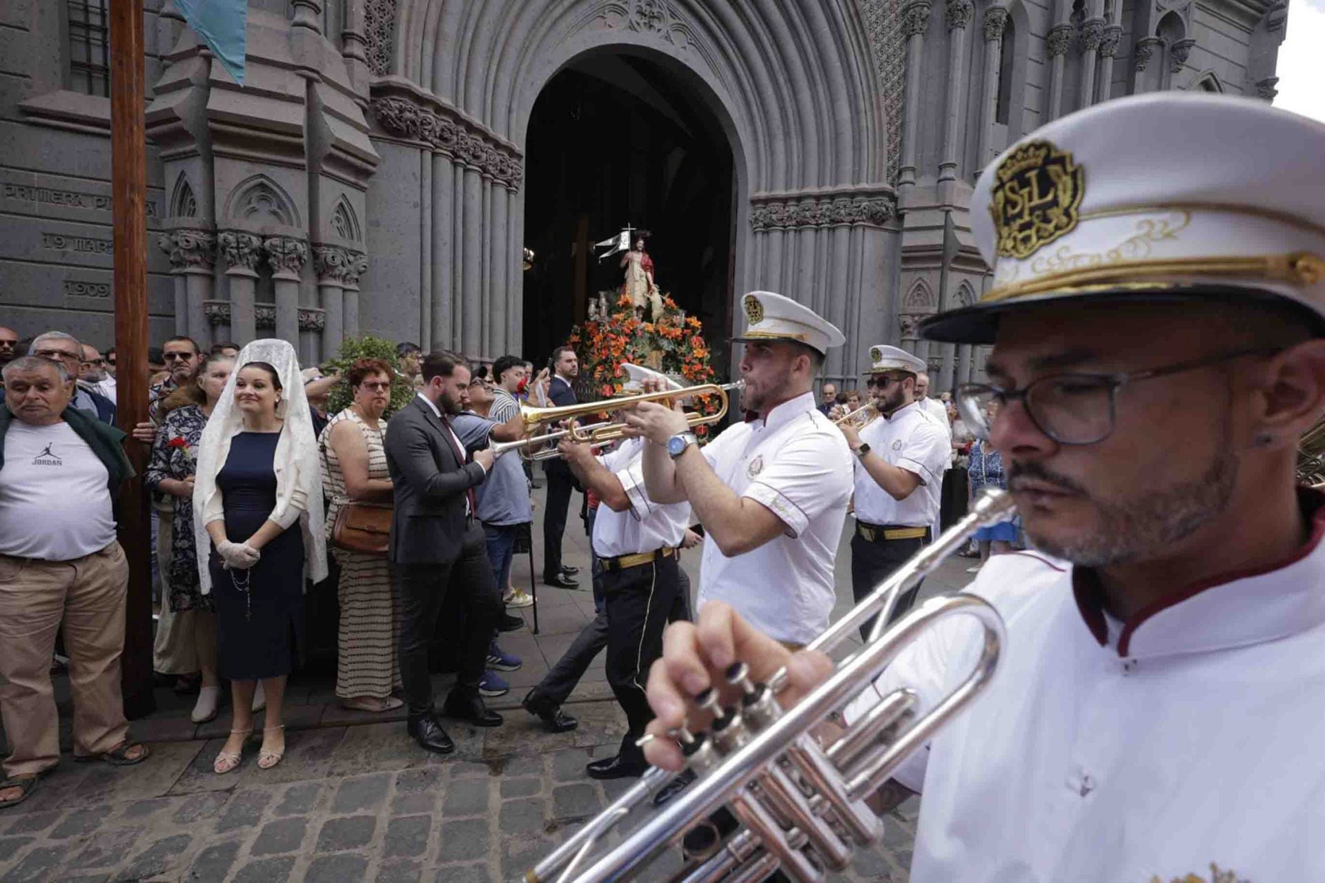 Imágenes de la Procesión de San Juan y de la Virgen del Rosario en Arucas