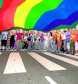 ¿Por qué no existe el mes del orgullo heterosexual?