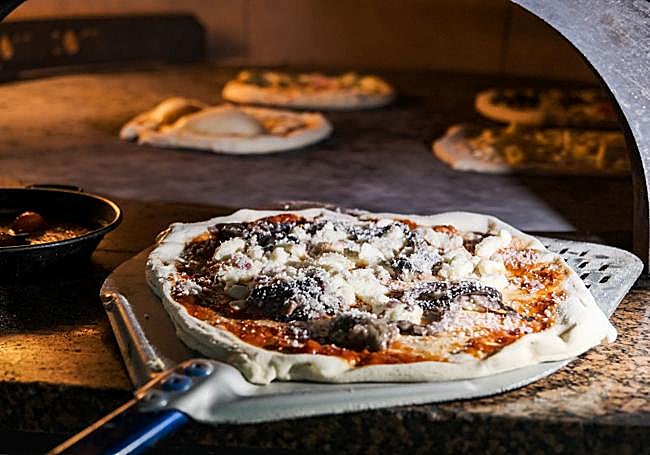 En 'Garden Pizza' (Sant Cugat del Vallés, Barcelona), el golpe de horno tan solo dura un minuto.