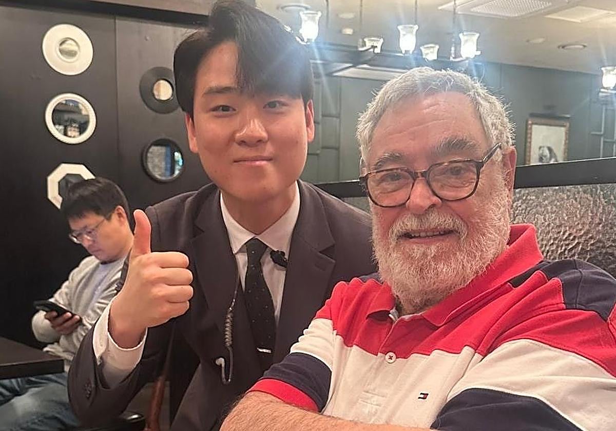 Con el manager Hy Oun Sue Lee del steakhouse Butcher's Cut