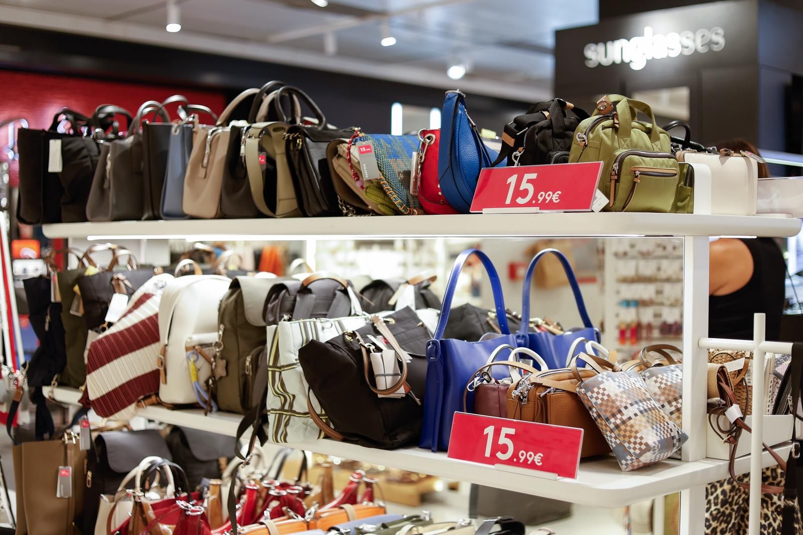 Así arrancan las rebajas de verano en Canarias